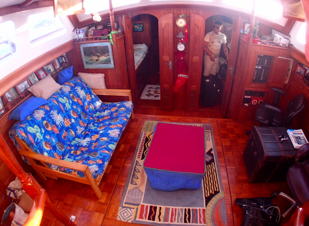 Sailboat Ragamuffin interior